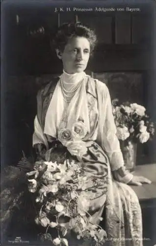 Ak I.K.H. Prinzessin Adelgunde von Bayern, Blumenstrauß