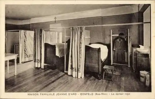  Ak Benfeld Elsass Bas Rhin, Maison Familiale Jeanne d'Arc, rosa Schlafsaal