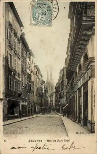 Ak Bayonne Pyrénées Atlantiques, Rue du Port Neuf