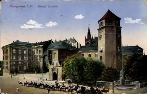 Ak Kaliningrad Königsberg Ostpreußen, Schloss, Ostseite, Reiterstaffel, Denkmal, Turm