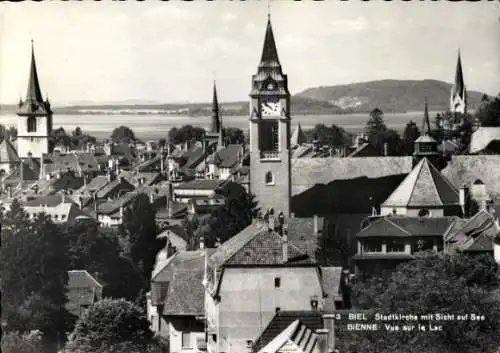 Ak Biel Bienne Kt. Bern, Stadtkirche mit Sicht auf See