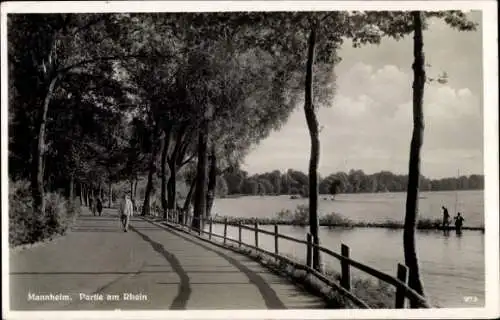 Ak Mannheim in Baden, Uferweg am Rhein, Personen