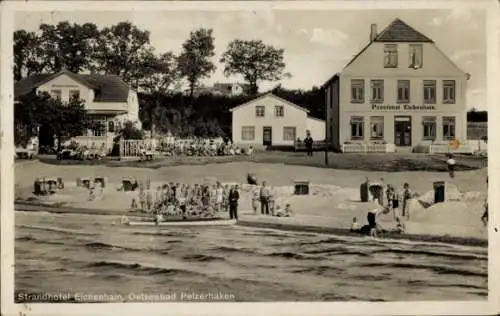 Ak Ostseebad Pelzerhaken Neustadt in Holstein, Strandhotel Eichenhain, Strand, Badegäste