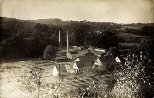 Foto Ak Kettwig Essen im Ruhrgebiet, Teilansicht, Fabrikgebäude, Bahnstrecke