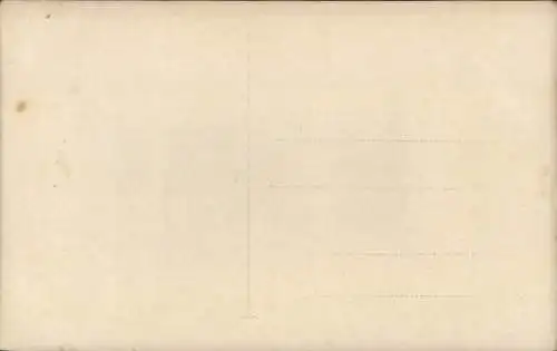 Foto Ak Deutscher Soldat in Uniform mit Pferdegespann