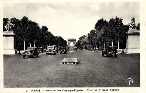 Ak Paris, Avenue des Champs Elysees, Autos, Pferdestatuen, Triumphbogen