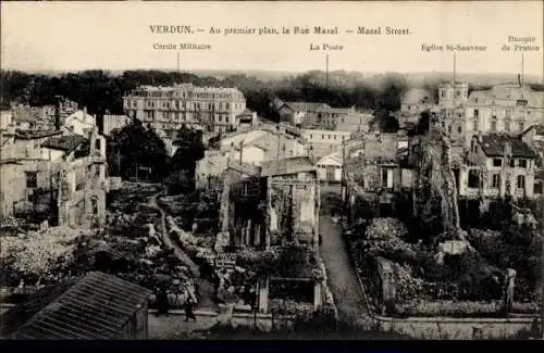 Ak Verdun Meuse, au premier plan, la Rue Mazel, Ruinen