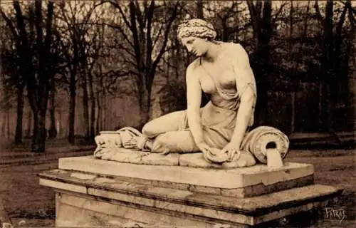 Ak Versailles Yvelines, Statue Nymphe a la Coquille de Coysevox