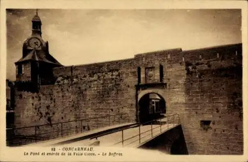 Ak Concarneau Finistère, Le Pont et entree de la Ville Close, Beffroi