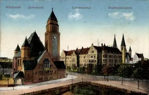 Ak Wiesbaden in Hessen, Lutherkirche, Gutenbergschule, Dreifaltigkeitskirche