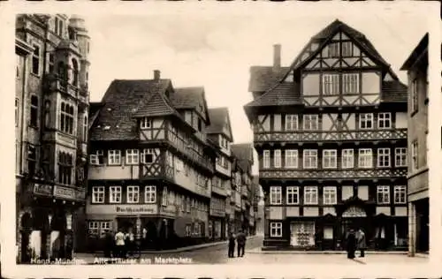 Ak Hann. Münden in Niedersachsen, Alte Häuser am Markt, Buchhandlung
