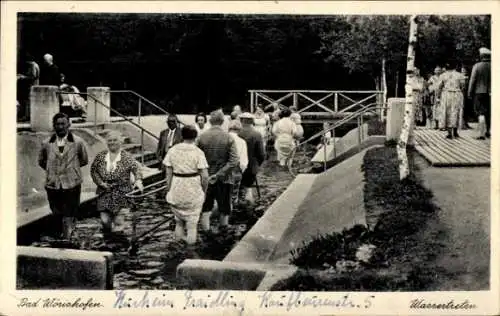 Ak Bad Wörishofen im Unterallgäu, Wassertreten
