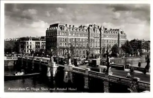 Ak Amsterdam Nordholland Niederlande, Hoge Sluis mit Amstel Hotel