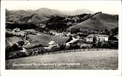 Ak Dancharinea Dantxarinea Navarra, französischer Teil und spanischer Teil