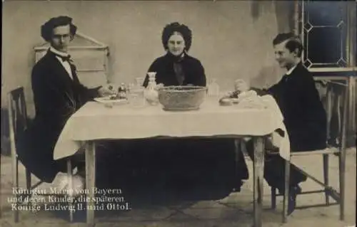 Ak Königin Marie von Bayern, Prinz Ludwig II, Otto I, Zu Tisch