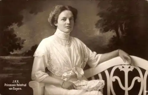 Ak Prinzessin Helmtrud von Bayern, Sitzportrait, Weißes Kleid