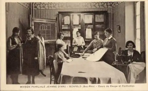 Ak Benfeld Elsass Bas Rhin, Maison Familiale Jeanne d'Arc, Schneiderei-Kursus