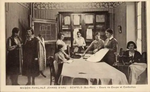 Ak Benfeld Elsass Bas Rhin, Maison Familiale Jeanne d'Arc, Schneiderei-Kursus