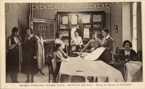 Ak Benfeld Elsass Bas Rhin, Maison Familiale Jeanne d'Arc, Schneiderei-Kursus