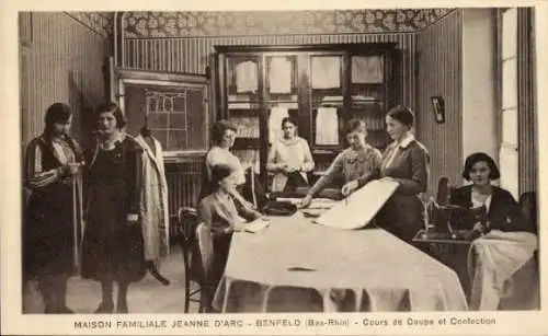 Ak Benfeld Elsass Bas Rhin, Maison Familiale Jeanne d'Arc, Schneiderei-Kursus