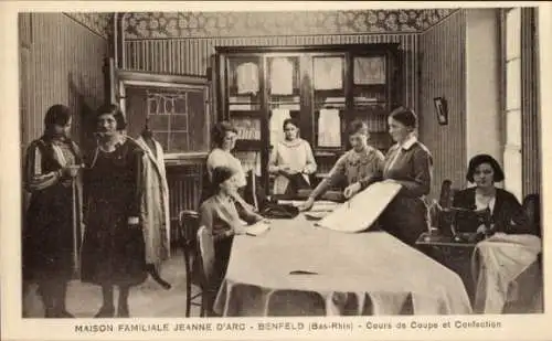 Ak Benfeld Elsass Bas Rhin, Maison Familiale Jeanne d'Arc, Schneiderei-Kursus