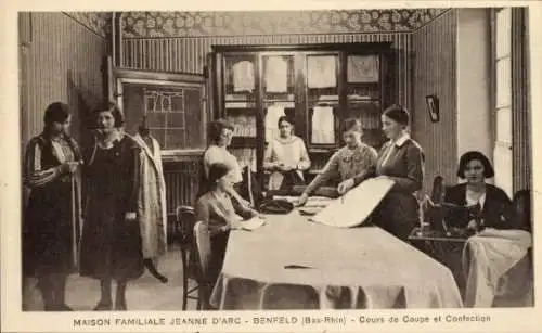 Ak Benfeld Elsass Bas Rhin, Maison Familiale Jeanne d'Arc, Schneiderei-Kursus