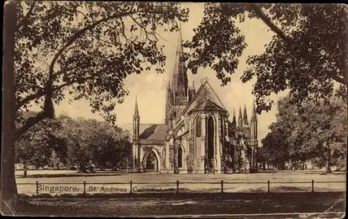 Ak Singapur, Blick auf die St Andrews Kathedrale, Wiese