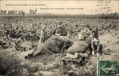 Ak Französische Grenzsoldaten mit Hunden