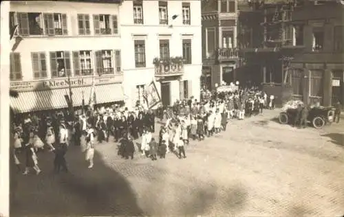 Foto Ak Poznań Posen, Fronleichnamsprozession, Geschäft P. Klee Nachf.