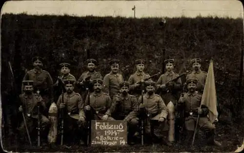 Foto Ak Deutsche Soldaten in Uniformen, 4. Batterie, I WK