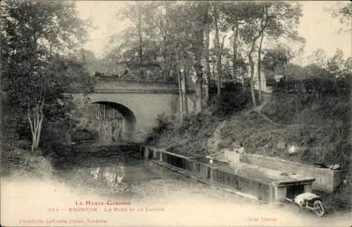 Ak Fronton Haute Garonne, La Pont et le Lavoir