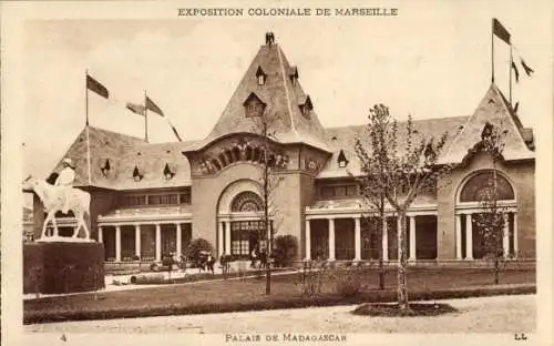 Ak Marseille Bouches du Rhône, Exposition Coloniale, Palais de Madagascar