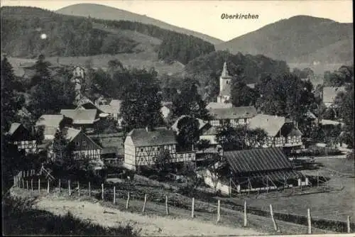 Ak Oberkirchen Schmallenberg im Sauerland, Teilansicht, Fachwerkhäuser