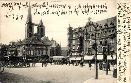 Ak Halberstadt in Sachsen Anhalt, Fischmarkt, Geschäft Hildebrand, S. Weiss Halle, Kirche