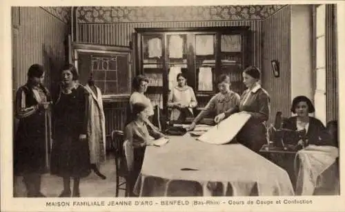Ak Benfeld Elsass Bas Rhin, Maison Familiale Jeanne d'Arc, Schneiderei-Kursus