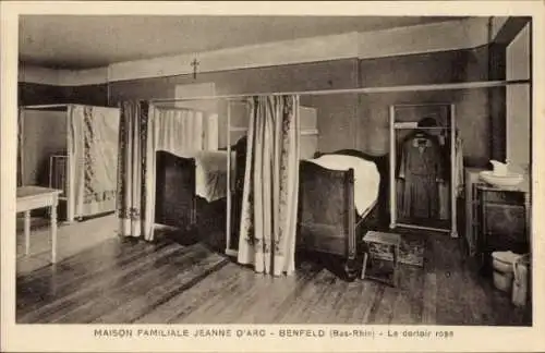 Ak Benfeld Elsass Bas Rhin, Maison Familiale Jeanne d'Arc, rosa Schlafsaal