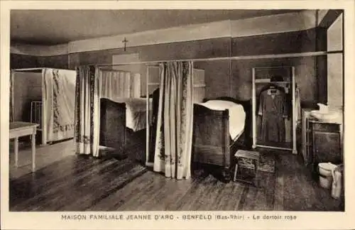  Ak Benfeld Elsass Bas Rhin, Maison Familiale Jeanne d'Arc, rosa Schlafsaal