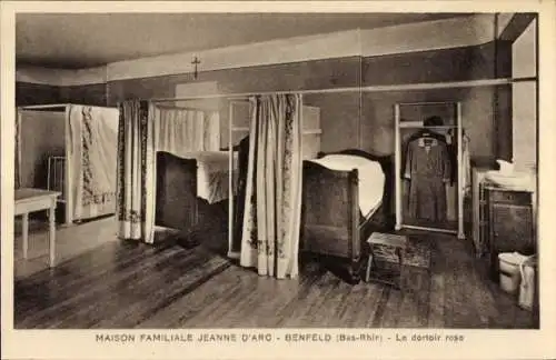  Ak Benfeld Elsass Bas Rhin, Maison Familiale Jeanne d'Arc, rosa Schlafsaal
