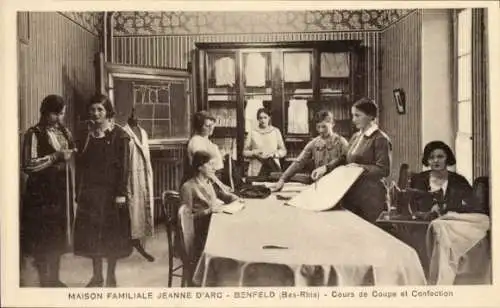 Ak Benfeld Elsass Bas Rhin, Maison Familiale Jeanne d'Arc, Schneiderei-Kursus
