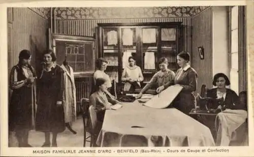 Ak Benfeld Elsass Bas Rhin, Maison Familiale Jeanne d'Arc, Schneiderei-Kursus