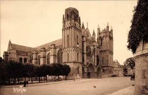 Ak Poitiers Vienne, Kathedrale St. Pierre