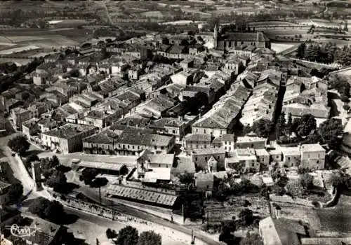 Ak Monflanquin Lot et Garonne, Luftbild