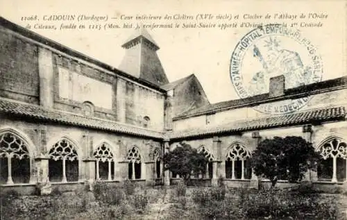 AK Cadouin Dordogne, Cour interieure des Cloitres, Clocher de l'Abbaye de l'Orare de Citraux