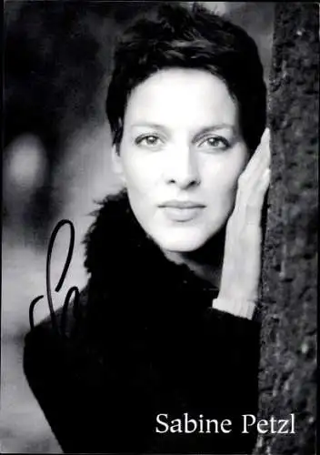 Ak Schauspielerin Sabine Petzl, Portrait, Autogramm