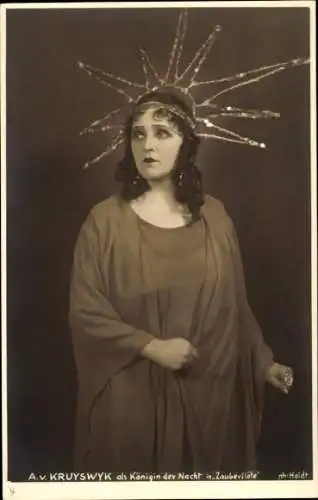 Ak Schauspielerin A. v. Kruyswyk, Portrait als Königin der Nacht in Zauberflöte