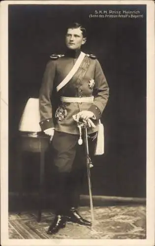 Ak Prinz Heinrich, Sohn des Prinzen Arnulf von Bayern, Standportrait in Uniform