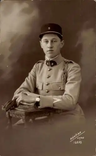 Foto Ak Lyon Rhône, Französischer Soldat in Uniform, Regiment 9, Portrait
