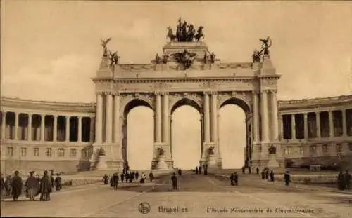 Ak Brüssel Brüssel, Monumentale Arkade des Cinquantenaiter