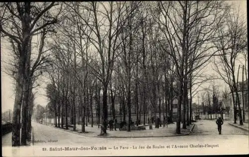 Ak Saint Maur des Fossés Val de Marne, Le Parc, Le Jeu de Boules et l´Avenue Charles Floquet