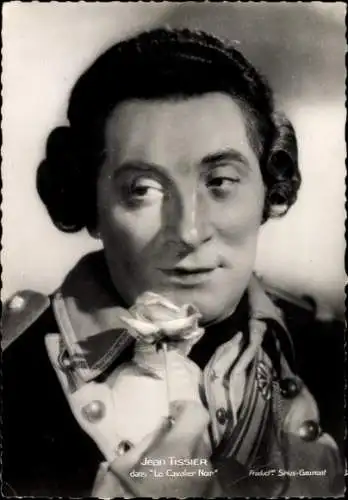 Ak Schauspieler Jean Tissier, Portrait, Film Le Cavalier Noir, Uniform